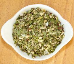 Griechische Kr&auml;utermischung, Gew&uuml;rzmischung, f&uuml;r mediterranen Geschmack an Salat und K&auml;se.