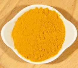 Eines der Grundgew&uuml;rze der indischen K&uuml;che ist Kurkuma. Es findet Verwendung zum Kochen, in Getr&auml;nken wie Chai Tee und nat&uuml;rlich in Rezepturen vieler Currymischungen.