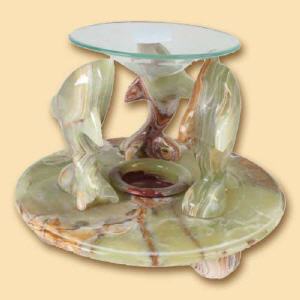 Forsch�ne Duftlampe mit tanzenden Delfinen aus Onyxmarmor und Duftschale Klarglas.