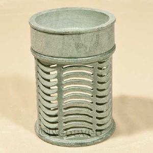 Duftlampe gro�e Wabe aus gr�nlichem Speckstein. Duft-Verdampfer f�r �therische oder �le Parf�m�le, mit abnehmbarer Verdampferschale.