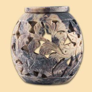 Aromalampe, Duftlampe aus farbigem Speckstein mit Rankenmuster