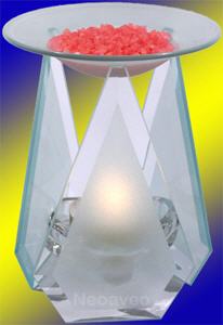 Aromalampen und Duftlampen aus formsch&ouml;nem Glas. In satiniertem und geschliffenenm Glas mit abnehmbaren Duftschalen.