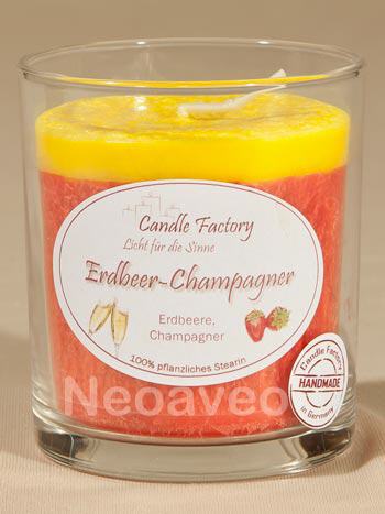 Party Light Erdbeer Champagner Duftkerze von Candle Factory
