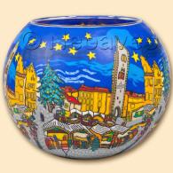 15 cm XL Leuchtglas von Kerzenfarm Hahn mit buntem Weihnachtsmarkt. Weihnachtsmarkttreiben, gelbe Sterne und ein leuchtender Tannenbaum zeigen sich auffe dem Wintermotiv. F&uuml;r Maxi Teelichter oder LED-Teelichter. Stimmungsvolles Licht in der Vorweihnachtszeit.