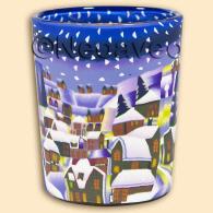 6 cm Leuchtglas Votivglas von Kerzenfarm Hahn mit Wintermotiv Verschneite Stadt bei Nacht. Bunt leuctende Fnester der schneebedeckten H&auml;user unterstreichen den Winterstimmung.