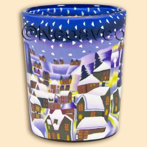 6 cm Leuchtglas Votivglas von Kerzenfarm Hahn mit Wintermotiv Verschneite Stadt bei Nacht. Bunt leuctende Fnester der schneebedeckten H�user unterstreichen den Winterstimmung.