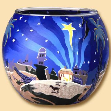 11 cm Leuchtglas Bethlehem, nach überlieferter Geschichte der Geburtsort von Jesus Christus. Stilvolle Darstellung mit hell leuchtendem Stern von Bethlehem am Himmel. Leuchtglas 11cm, von Kerzenfarm Hahn.