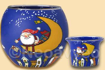 Leuchtglas und Teelichtglas Weihnachtsmann im Mond, auf der Mondsichel, �ber der Stadt, Sterne am Himmle, Kerzenfarm Hahn