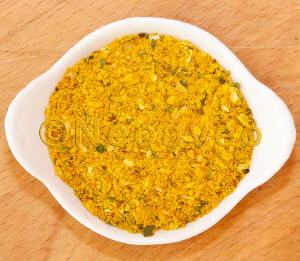 Dip Cafe de Paris, w�rzig, kr�ftige Gew�rzmischung, f�r Gem�sestick, frisches Chiabatta