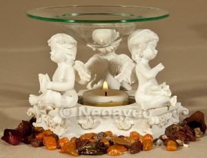 Aromalampe  Engelschar in schlichtem Wei� f�r eine entspannende Auszeit. Duftlampe zur Raumluft-Aromatisierung.