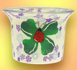 Leucht-Teelichglas Marienk&auml;fer- Happy Beetle- Schlichtes Motiv f&uuml;r die warme Jahreszeit mit Kleeblatt, sitzendem Marienk&auml;fer und violetten Bl&uuml;ten.