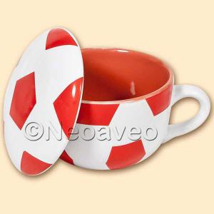 Rot-wei�e Halbzeittasse mit Deckel aus Keramik f�r Fussballfans. Perfekter zum Genuss von Tee oder Kaffee in der Halbzeit.